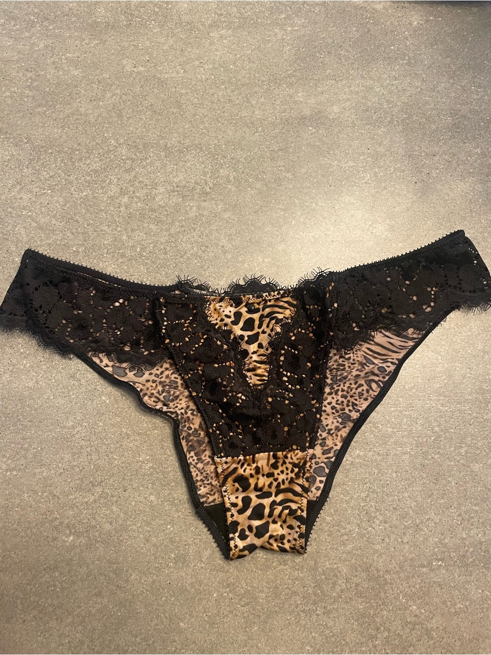 Victoria's Secret Black Lace & Leopard Smooth Ruched Cheeky Bikini Cheekini